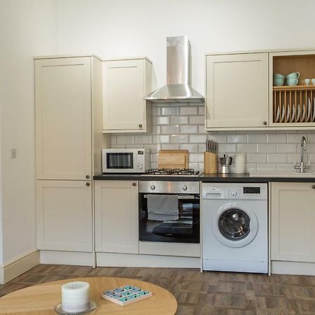 Stylish Apartment Close To Gloucester Quays & Docks المظهر الخارجي الصورة